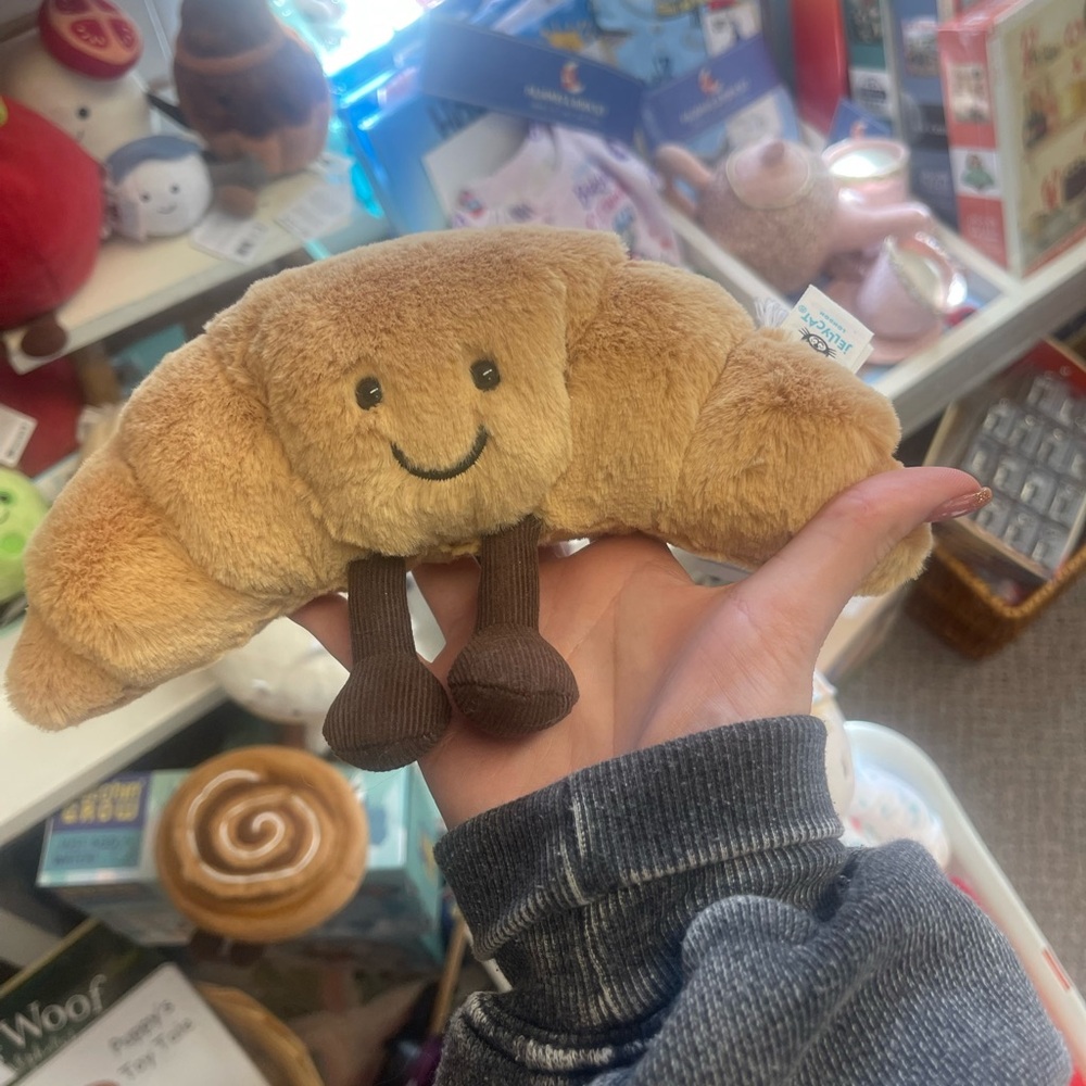 Plush Croissant Toy - Brown authentic nwt jellycat